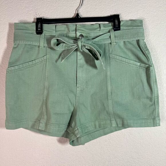 Universal‎ Thread Women Green High Waist Shorts Bow Tie Belt Multiple Sizes NWT - Picture 1 of 6
